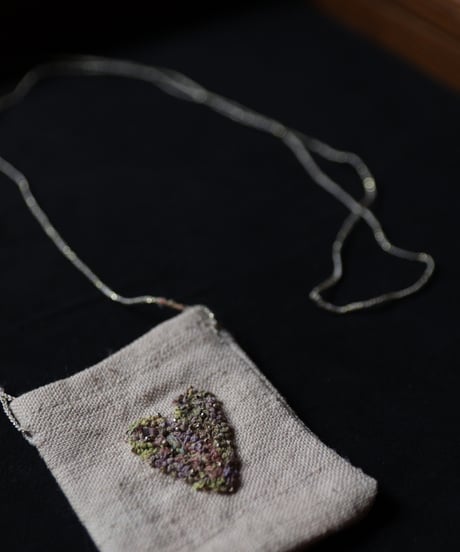 Antonia Rossi (Antomoon)/ Artisan Embroidered little pouch omamori vintage Necklaceネックレス / An-26016