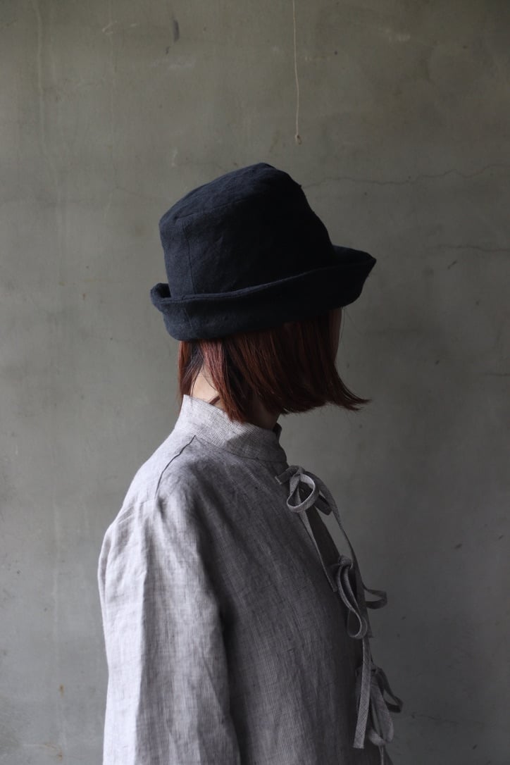 【新品】デ・アンタゴニスト der antagonist バケットハット 新品】デ・アンタゴニスト der antagonist バケットハット