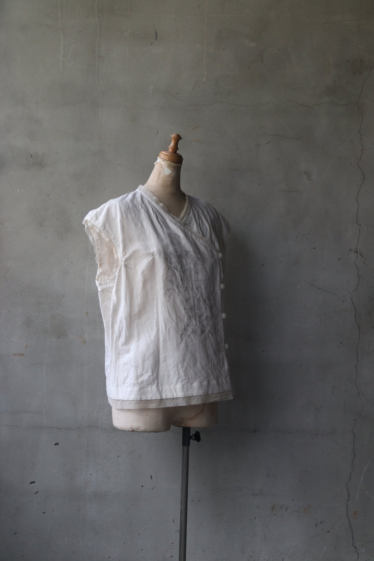 native villageネイティブビレッジShade of a tree No.15:Shade of a tree/Knit bloom vest | oeuf.f
