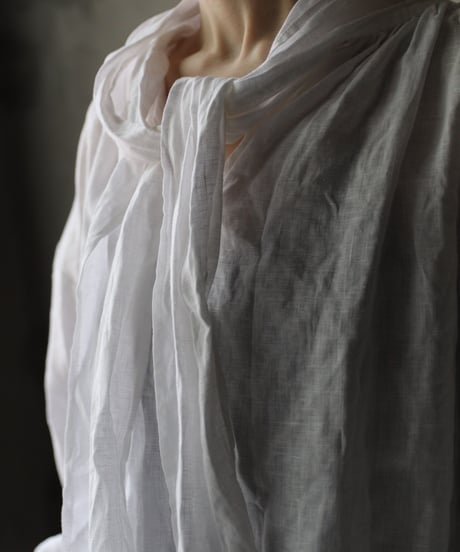 cavane キャヴァネ / Pull-over blouse with tie Linen100ブラウス / ca-26053