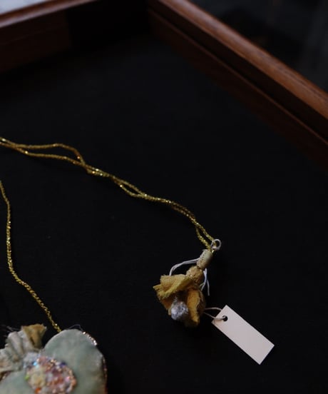 Antonia Rossi (Antomoon)/ Embroidered Heart Necklaceネックレス / An-24012
