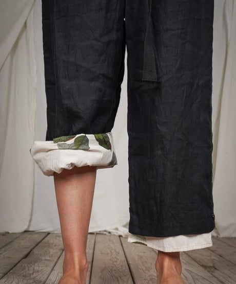 ALEKSANDR MANAMISアレクサンダーマナミ/ PHOEBUS CROP PANTパンツ/ am-26005