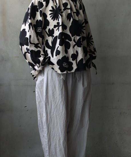 cavane キャヴァネ / Gather Neck Pullover Blouse linen&cottonブラウス / ca-26066