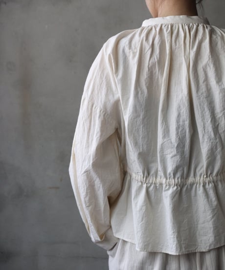 cavane キャヴァネ / Stand collar with waist drawstring blouse cotton&linenブラウス / ca-26058