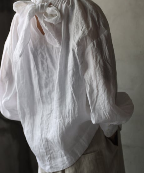 cavane キャヴァネ / Pull-over blouse with tie Linen100ブラウス / ca-26053