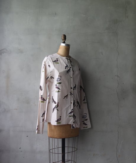 ALEKSANDR MANAMISアレクサンダーマナミ/ 1820 BIRD COLLARLESS SHIRTブラウス / am-24037