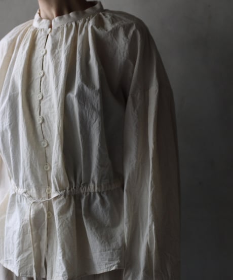 cavane キャヴァネ / Stand collar with waist drawstring blouse cotton&linenブラウス / ca-26058