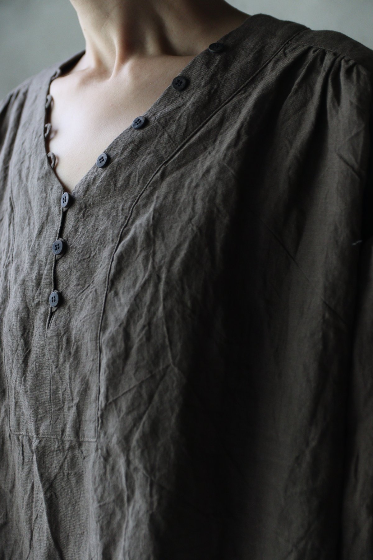 キャヴァネ　cavane リネン　ブラウス　ベージュ　Ｆ　長袖 キャヴァネcavane リネンブラウスベージュF長袖