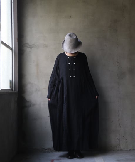 cavane キャヴァネ / Gathered dress with side switchingワンピース / ca-24024
