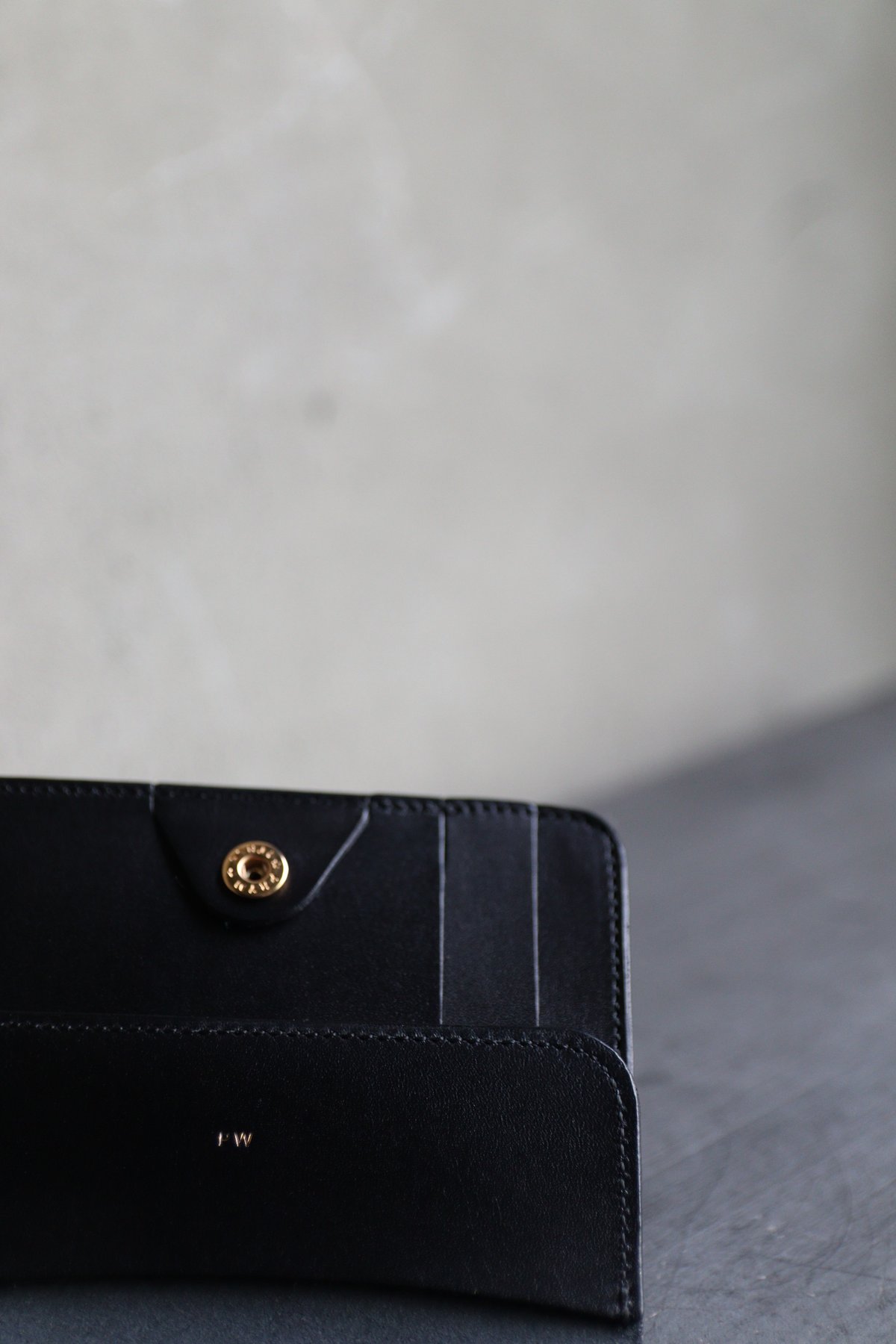 formeフォルメ / Post wallet BABY CALF BK / fo-25006 formeフォルメ / Post wallet BABY CALF BK / fo-25006