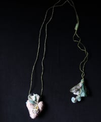 Antonia Rossi (Antomoon)/ Embroidered Heart Necklaceネックレス / An-25050