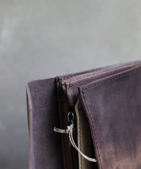 ALEKSANDR MANAMISアレクサンダーマナミ/ ALEKSANDR MANAMIS x tagliovivo Large Wallet / am-25011