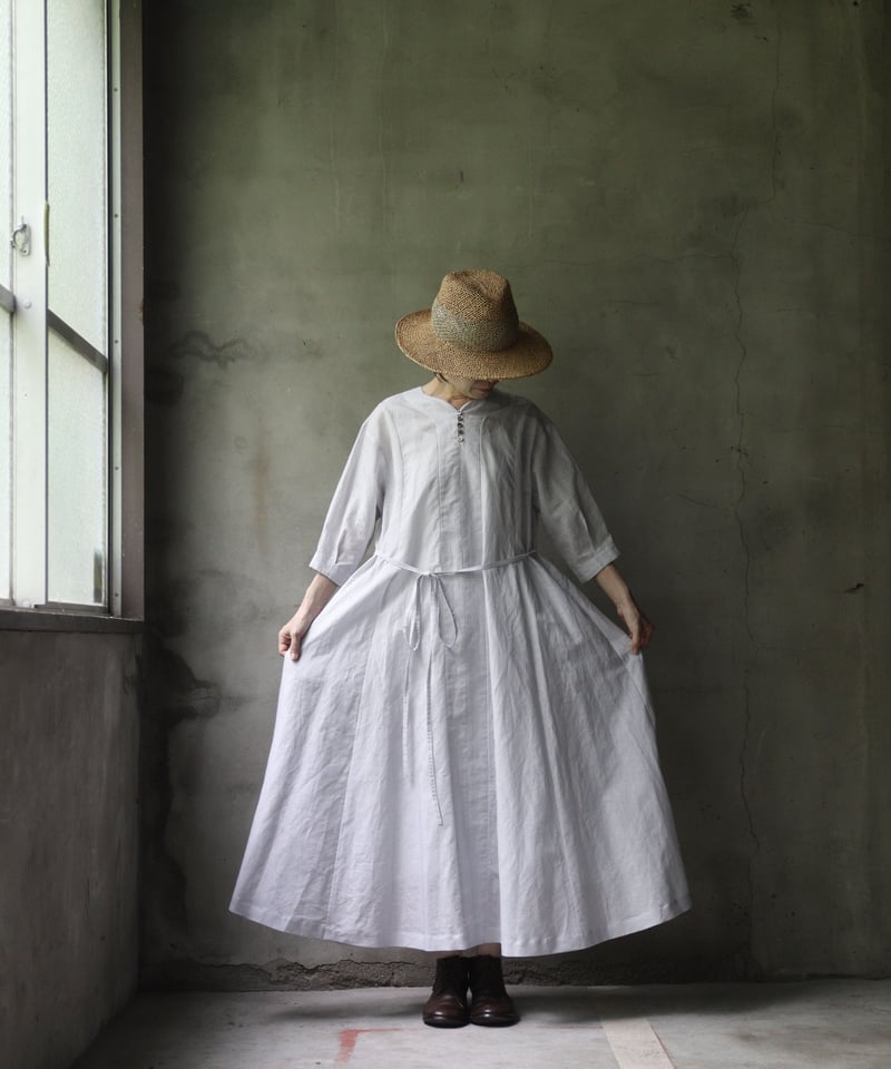 cavane キャヴァネ / Switching line tuck dressワンピース /
