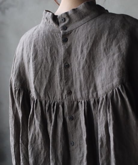cavane キャヴァネ / Stand coll gathered chest linen100ブラウス / ca-25177