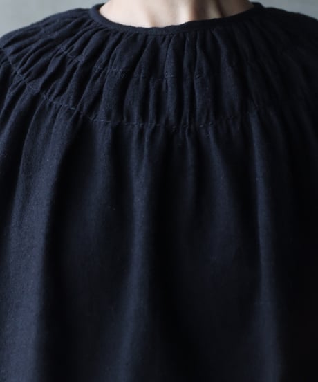 cavane キャヴァネ / Gathered stitch blouse linen & cottonブラウス / ca-25174