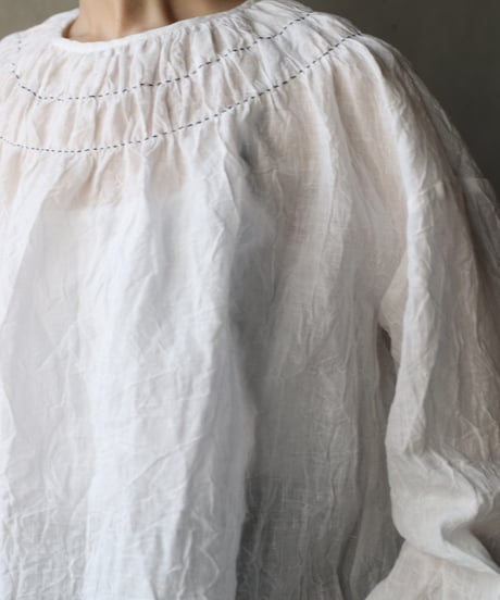 cavane キャヴァネ / Gathered stitch blouse linen100ブラウス / ca-26006