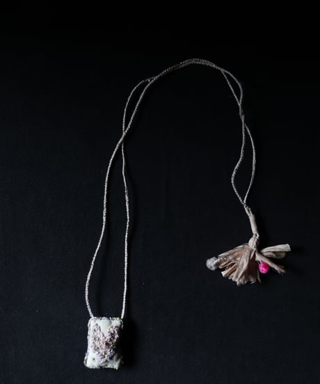 Antonia Rossi (Antomoon)/ Embroidered Square Heart Necklaceネックレス / An-25054