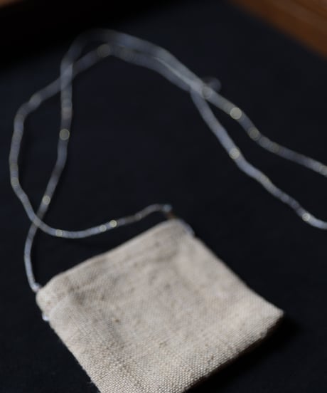 Antonia Rossi (Antomoon)/ Artisan Embroidered little pouch omamori vintage Necklaceネックレス / An-26018