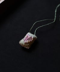 Antonia Rossi (Antomoon)/ Embroidered Square Heart Necklaceネックレス / An-25036