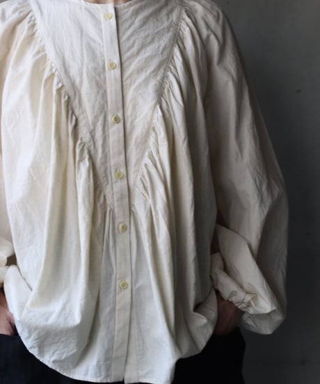 再入荷_cavane キャヴァネ / Stand-collar raglan cotton & linen blouseブラウス / ca-26008