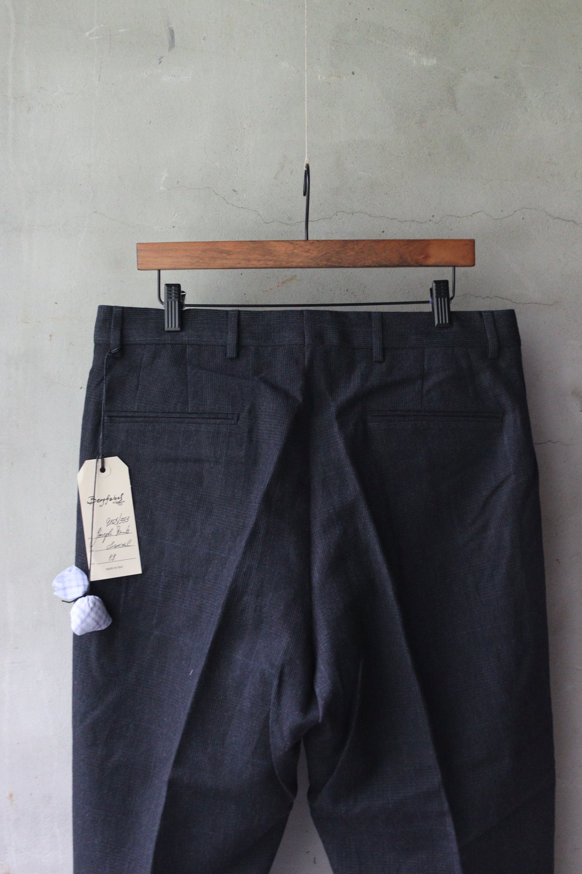 ベルグバーグファーベルbergfabelブラック黒リネン麻パンツスラックスメンズ ベルグバーグファーベルbergfabelブラック黒リネン麻パンツ