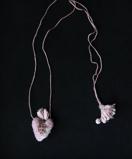 Antonia Rossi (Antomoon)/ Embroidered Heart Necklaceネックレス / An-25005