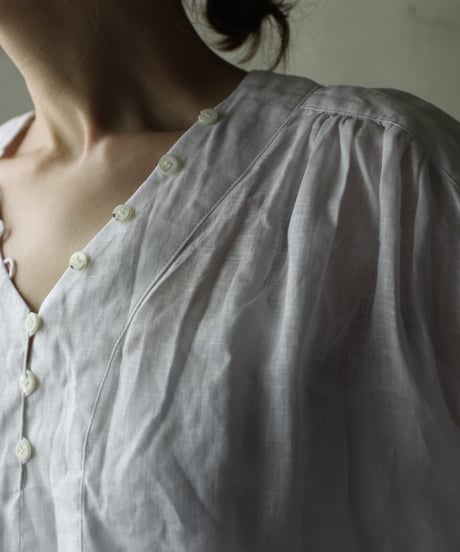 cavane キャヴァネ / V Pull-over blouse linen100ブラウス / ca-25162