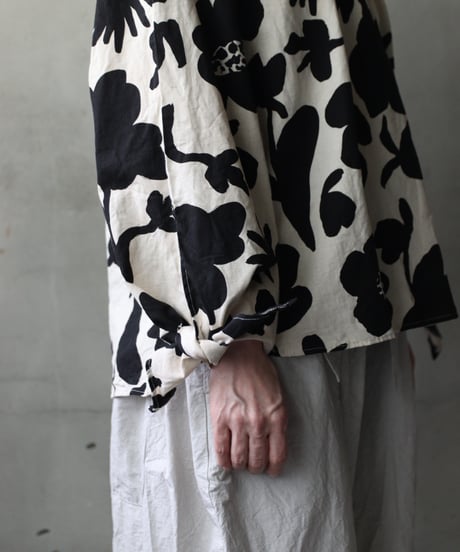 cavane キャヴァネ / Gather Neck Pullover Blouse linen&cottonブラウス / ca-26066