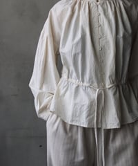 cavane キャヴァネ / Stand collar with waist drawstring blouse cotton&linenブラウス / ca-26058
