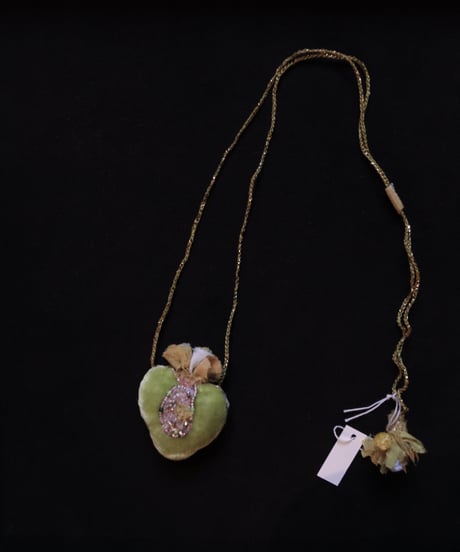 Antonia Rossi (Antomoon)/ Embroidered Heart Necklaceネックレス / An-24013