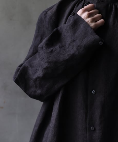 klauseクロイゼ / Belarus linen Gather shirt long length (鉄媒染) / kla-24009