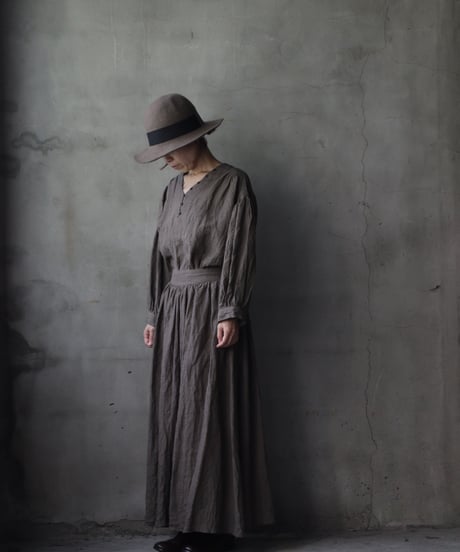 cavane キャヴァネ / V Pull-over blouse linen100ブラウス / ca-25144
