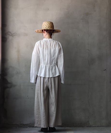 cavane キャヴァネ / Stand collar with waist drawstring blouse linen100ブラウス / ca-26059