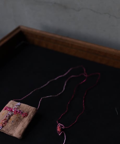 Antonia Rossi (Antomoon)/ Embroidered little pouch omamori vintage Necklaceネックレス / An-25011
