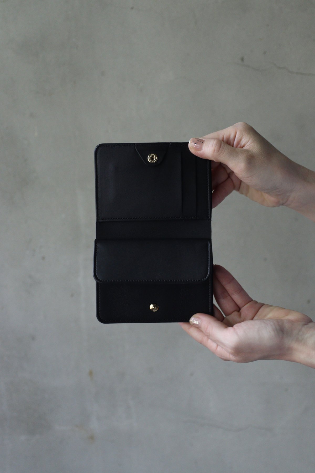 フォルメ　ショート　ウォレット　ベビーカーフ 廃番品 forme」Short wallet baby calf 2023秋生産モデル、入荷