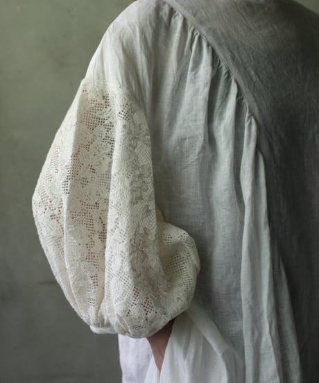 cavane キャヴァネ / Dress with voluminous sleevesワンピース / ca-26082