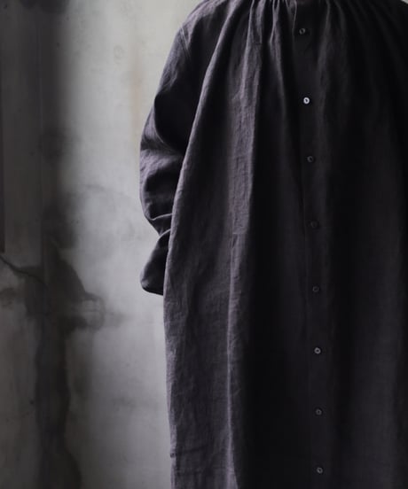 klauseクロイゼ / Belarus linen Gather shirt long length (鉄媒染) / kla-24009