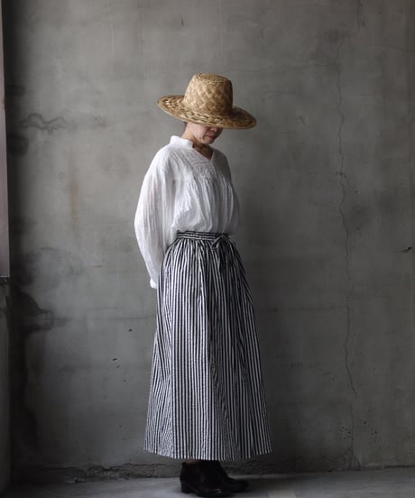 cavane キャヴァネ / Stand coll gathered chest linen&cottonブラウス / ca-26001A