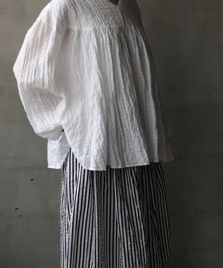 cavane キャヴァネ / Stand coll gathered chest linen&cottonブラウス / ca-26001A
