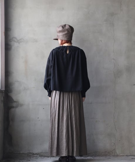 cavane キャヴァネ / Gathered stitch blouse linen & cottonブラウス / ca-25174