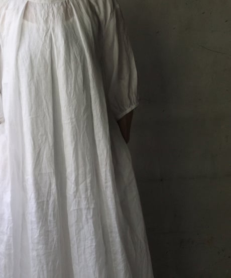 cavane キャヴァネ / Over Tuck Linen100 Dressワンピース / ca-25103