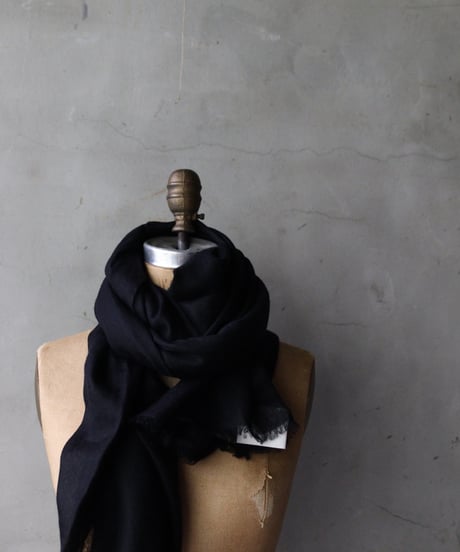 ALEKSANDR MANAMISアレクサンダーマナミ/ CASHMERE SCARF - BLACKショール/ am-25025