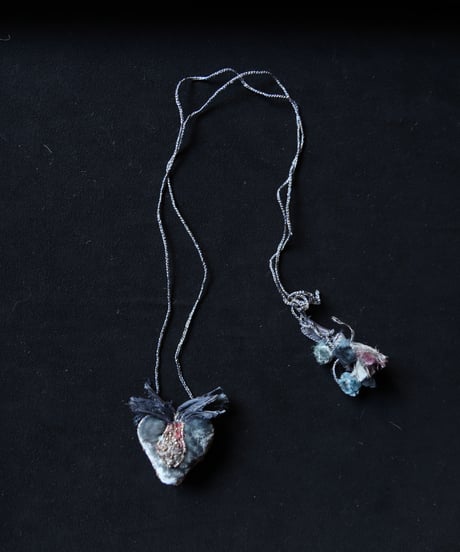 Antonia Rossi (Antomoon)/ Embroidered Heart Necklaceネックレス / An-25031
