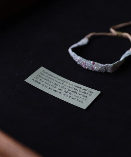 Antonia Rossi (Antomoon)/ Embroidered bracelets in vintage silkブレスレット / An-25015
