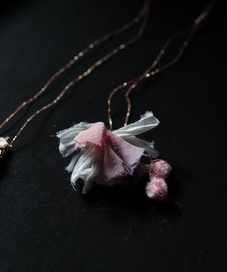 Antonia Rossi (Antomoon)/ Embroidered Heart Necklaceネックレス / An-25051