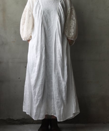 cavane キャヴァネ / Dress with voluminous sleevesワンピース / ca-26082