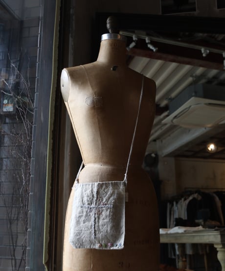 Antonia Rossi (Antomoon)/ Embroidered Shoulder Pochetteポシェット / An-24011