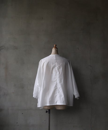 NATIVE VILLAGE ネイティブヴィレッジ / No.5/ Flowers that greet the morning 花刺繍ワイドスリーブブラウス/ na-25010