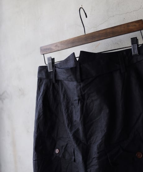 ALEKSANDR MANAMISアレクサンダーマナミ/ UTTON LEG LOOSE PANTトラウザーズ / am-25007