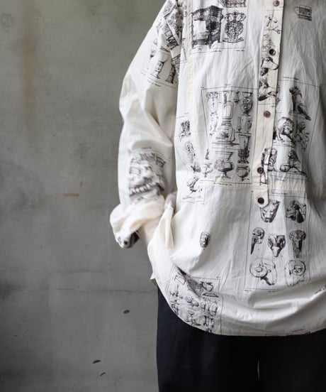 ALEKSANDR MANAMISアレクサンダーマナミ/ LES CREATURES TONGUE SHIRT ORNAMENTシャツ / am-25003